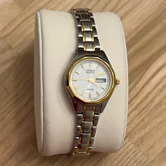 Citizen Eco-Drive Ladies Watch Two Tone Bracelet White Dial Day Date Window - Picture 3 of 11